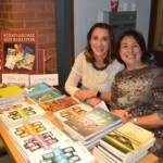 Fulden Erkan ve Bingül Ataman kitap masasında Fulden Erkan ve Bingül Ataman